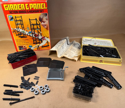 Kenner girder panel action - &,